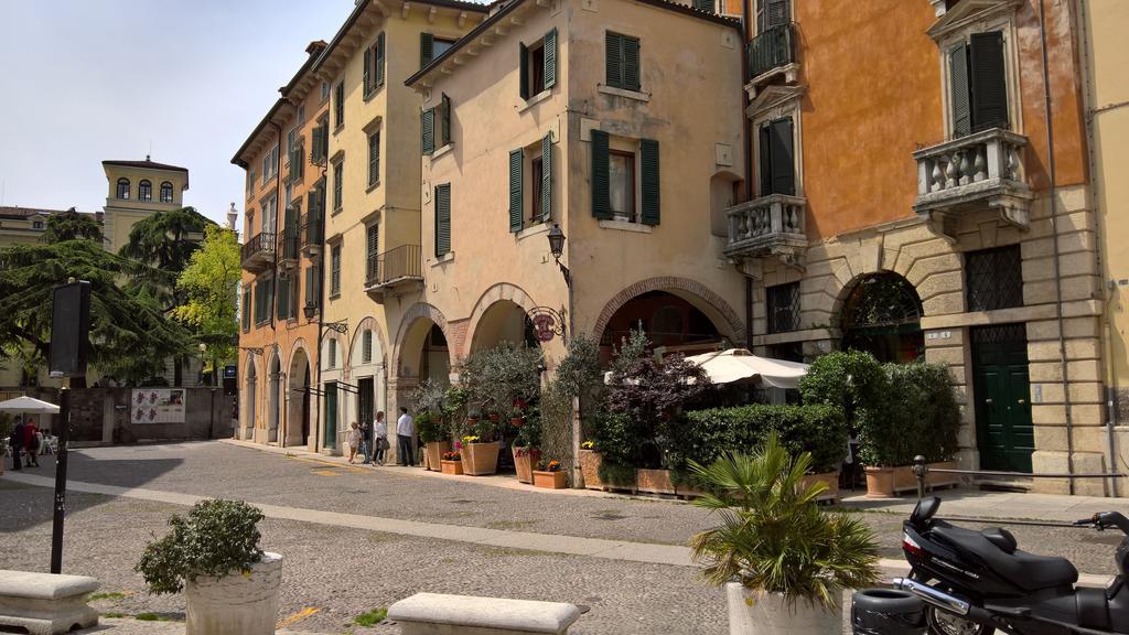 Casa Ferrari Appartamento Verona Sanificato Ozono Dış mekan fotoğraf