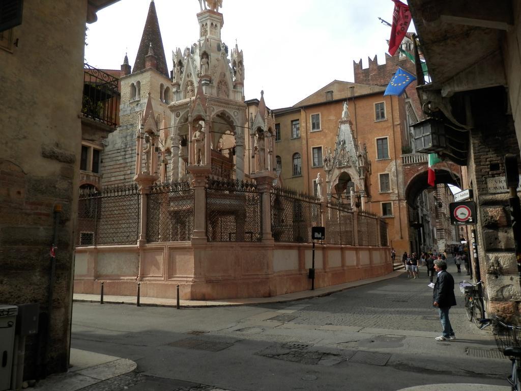 Casa Ferrari Appartamento Verona Sanificato Ozono Dış mekan fotoğraf
